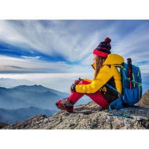 دانلود عکس با کیفیت از کوهنورد در قله